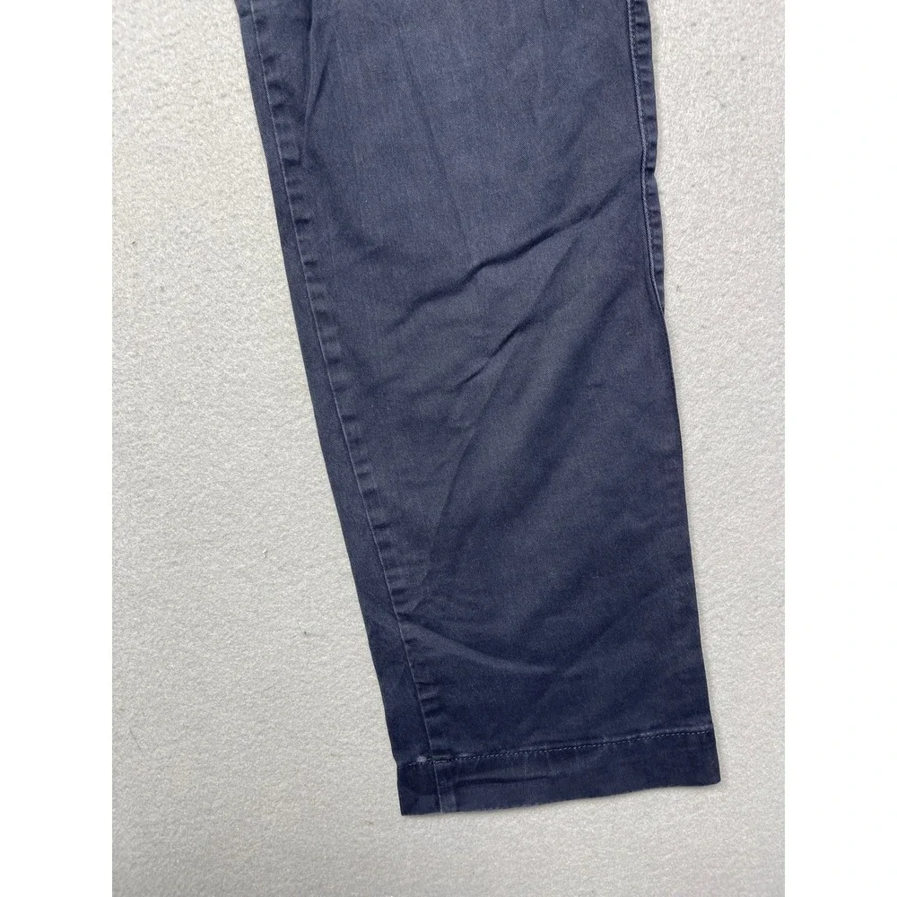 GAP essential khaki